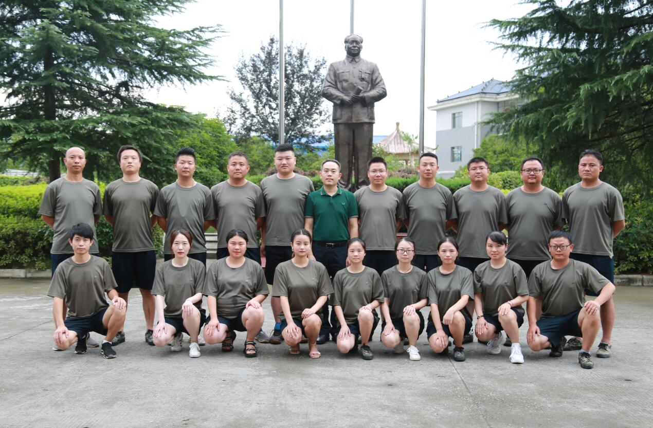 1584587534230659.jpg 20190801AG手机在线官网_ag(中国)庆祝人民解放军成立92周年活动.JPG